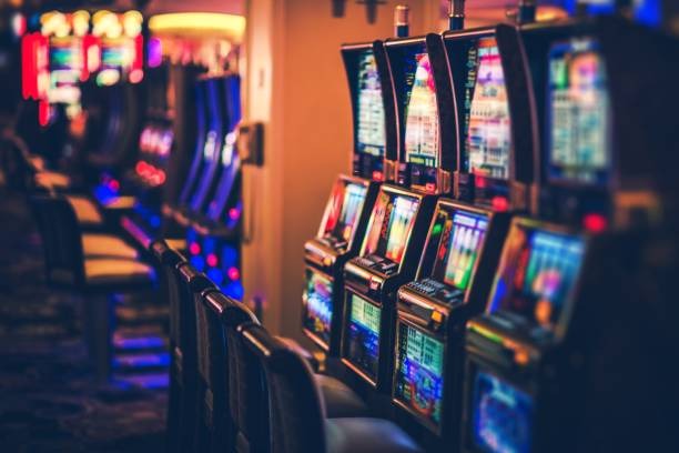 fun4d app showing deposit and withdrawal options including DANA, OVO, and GoPay